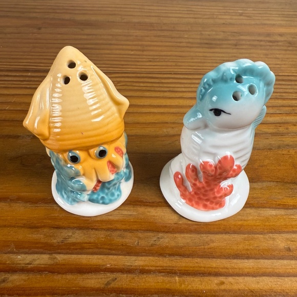 Vintage Seahorse & Squid Salt and Pepper Shaker Set | Nautical Ceramic - Picture 8 of 8